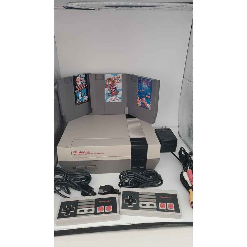 Nintendo NES Console Bundle Tested Working OEM Controllers Mario Duck Hunt...